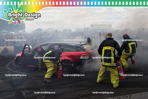 Summernats 28 Sunday 4 Jan 2015  BD  (8073)  STRUGLIN BURNOUT