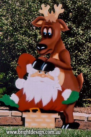 2- S-11 B Squeezing Santa Outdoor Christmas Decorations Handmade for Home Christmas Display (2)