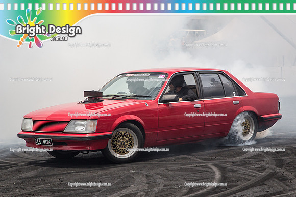 Summernats 28 Sunday 4 Jan 2015  BD  (7824)  LSWON BURNOUT