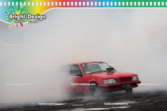 Summernats 28 Sunday 4 Jan 2015  BD  (7836)  LSWON BURNOUT