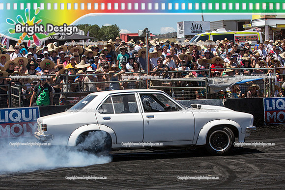 Summernats 28 Saturday 3 Jan 2015  BD (4652)  ZZY670 BURNOUT
