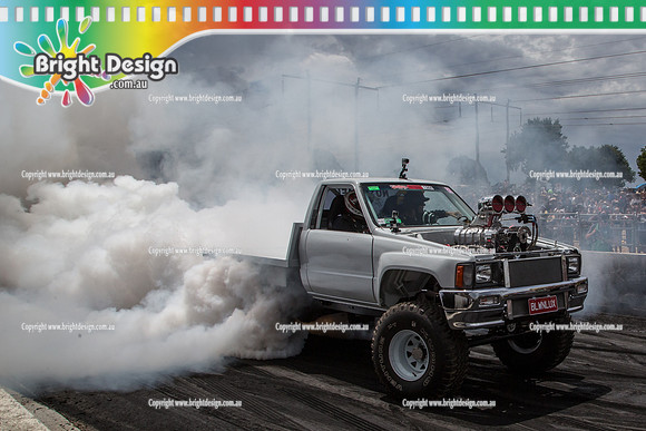 Summernats 28 Sunday 4 Jan 2015  BD  (7986)  BLWNLUX BURNOUT