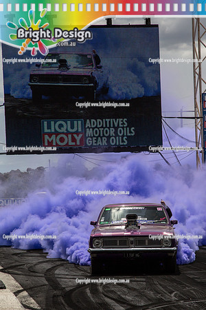 Summernats 28 Sunday 4 Jan 2015  BD  (8092)  1TUFHG BURNOUT