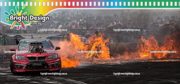 Summernats 28 Sunday 4 Jan 2015  BD  (8065)  STRUGLIN BURNOUT