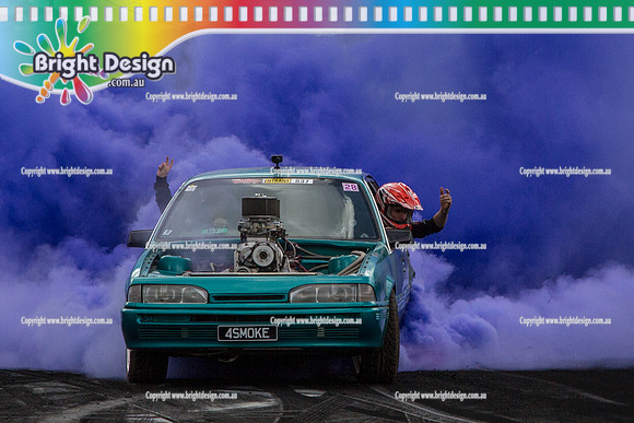 Summernats 28 Sunday 4 Jan 2015  BD  (8349)  4SMOKE BURNOUT
