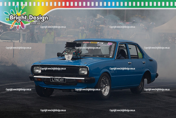 Summernats 28 Sunday 4 Jan 2015  BD  (8170)  LYNCHY BURNOUT