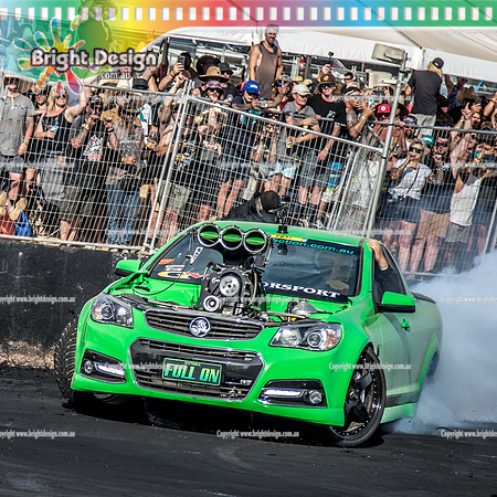 Summernats 33 Saturday 4 Jan 2020  BDMP6815 SQ  FULLON BURNOUT