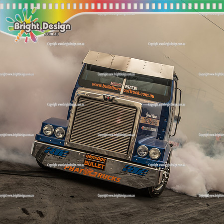 Summernats 33 Sunday 5 Jan 2020  BDMP7067-2  BULLET LAURIE WILLIAMS 2006 WESTERN STAR 4800 TRUCK BURNOUT