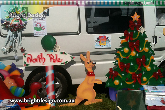 Home Decorations of Outdoor at Healesville Craft Market Displaying Bright Design Christmas Decorations (4) www
