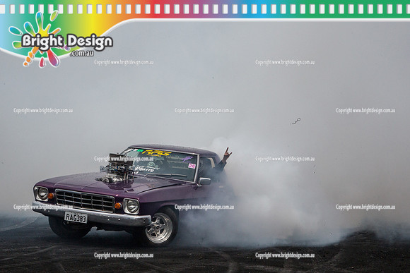 Summernats 28 Sunday 4 Jan 2015  BD  (8212)  RAG383 BURNOUT