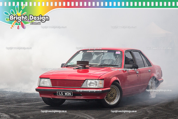 Summernats 28 Sunday 4 Jan 2015  BD  (7821)  LSWON BURNOUT