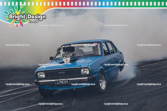 Summernats 28 Sunday 4 Jan 2015  BD  (8176)  LYNCHY BURNOUT