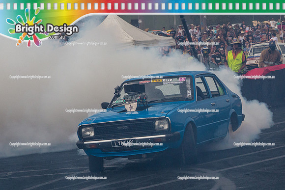 Summernats 28 Sunday 4 Jan 2015  BD  (8173)  LYNCHY BURNOUT