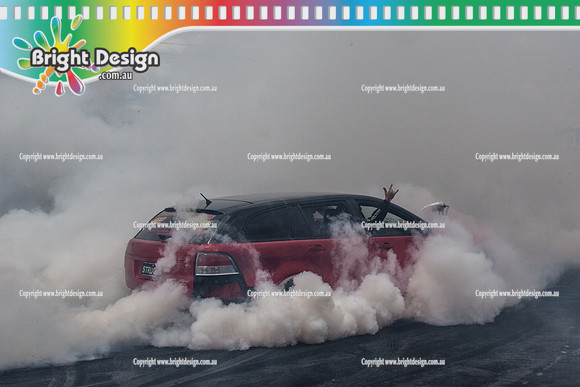 Summernats 28 Sunday 4 Jan 2015  BD  (8042)  STRUGLIN BURNOUT