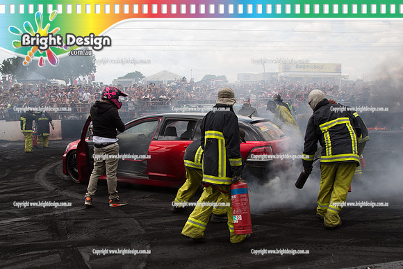 Summernats 28 Sunday 4 Jan 2015  BD  (8075)  STRUGLIN BURNOUT
