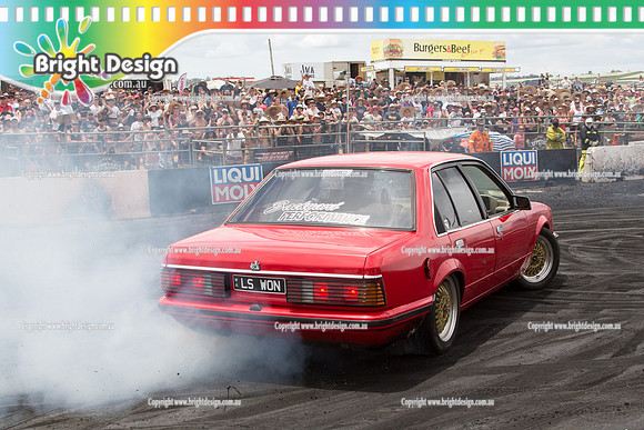 Summernats 28 Sunday 4 Jan 2015  BD  (7832)  LSWON BURNOUT