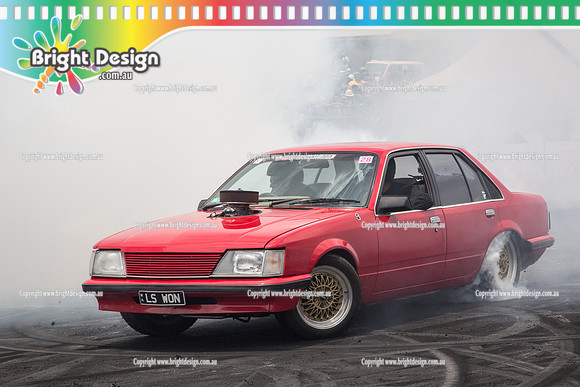Summernats 28 Sunday 4 Jan 2015  BD  (7823)  LSWON BURNOUT