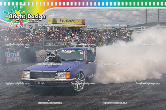 Summernats 28 Sunday 4 Jan 2015  BD  (7940)  IBLOWN BURNOUT