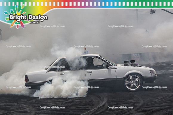 Summernats 28 Sunday 4 Jan 2015  BD  (7861)  CEMBLO BURNOUT