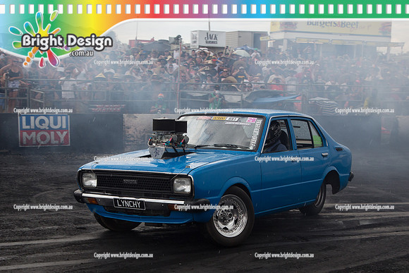 Summernats 28 Sunday 4 Jan 2015  BD  (8171)  LYNCHY BURNOUT