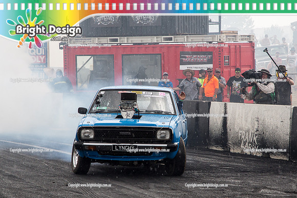 Summernats 28 Sunday 4 Jan 2015  BD  (8164)  LYNCHY BURNOUT