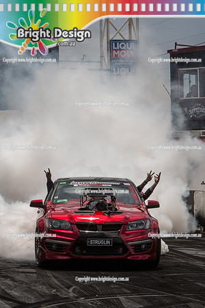 Summernats 28 Sunday 4 Jan 2015  BD  (8037)  STRUGLIN BURNOUT