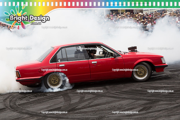 Summernats 28 Sunday 4 Jan 2015  BD  (7834)  LSWON BURNOUT