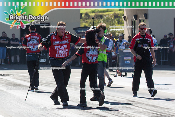 X-Champs @ Sydney Dragway SUN 4 May 2014  (6429)  TD 1221 TEAM BRAY RACING VICTOR BRAY  TOP DOOR SLAMMER  CROWD
