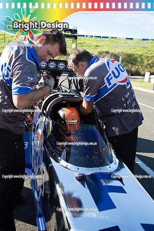 X-Champs @ Sydney Dragway SUN 4 May 2014  (6919)  LAMATTINA RACING CROWD  TOP FUEL