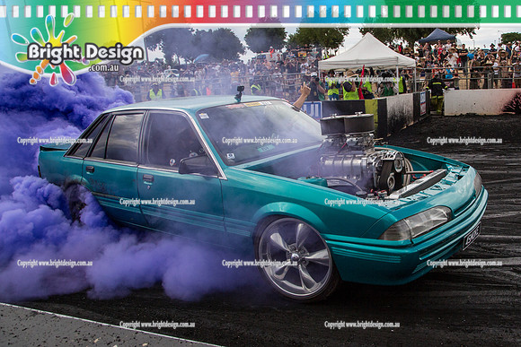 Summernats 28 Sunday 4 Jan 2015  BD  (8357)  4SMOKE BURNOUT