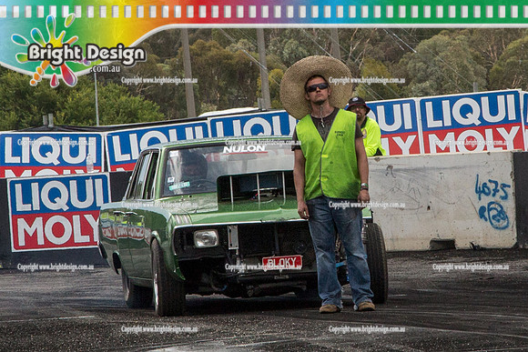 Summernats 28 Sunday 4 Jan 2015  BD  (8259)  BLOKY BURNOUT