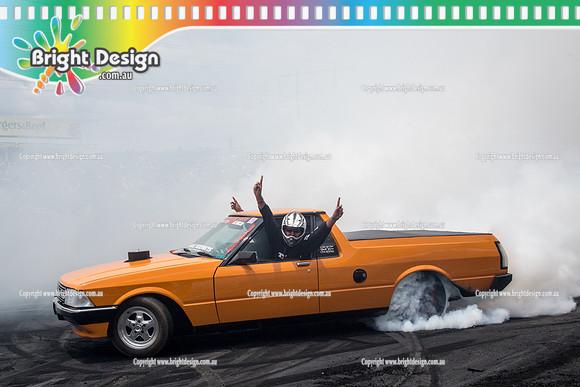 Summernats 28 Sunday 4 Jan 2015  BD  (7798)  TYRKILR BURNOUT