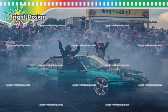 Summernats 28 Sunday 4 Jan 2015  BD  (8361)  4SMOKE BURNOUT