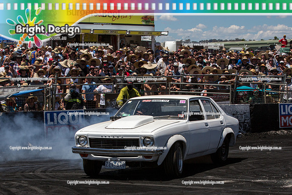 Summernats 28 Saturday 3 Jan 2015  BD (4655)  ZZY670 BURNOUT