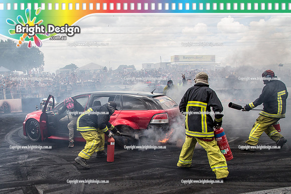Summernats 28 Sunday 4 Jan 2015  BD  (8072)  STRUGLIN BURNOUT