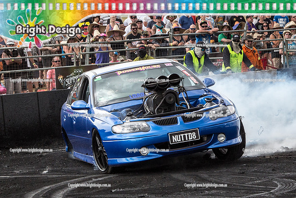 Summernats 28 Sunday 4 Jan 2015  BD  (8413)  NUTTD8 BURNOUT