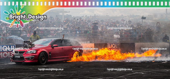 Summernats 28 Sunday 4 Jan 2015  BD  (8059)  STRUGLIN BURNOUT