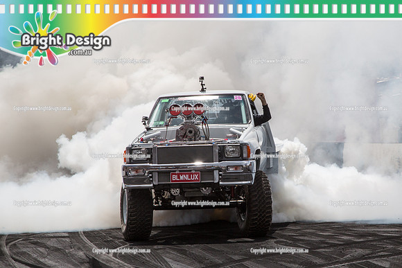 Summernats 28 Sunday 4 Jan 2015  BD  (7977)  BLWNLUX BURNOUT