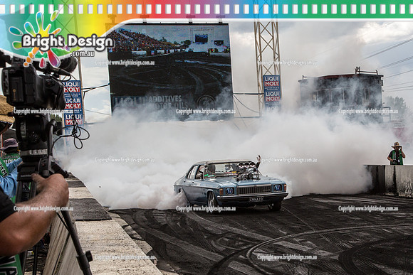 Summernats 28 Sunday 4 Jan 2015  BD  (8136)  GMHAZD BURNOUT