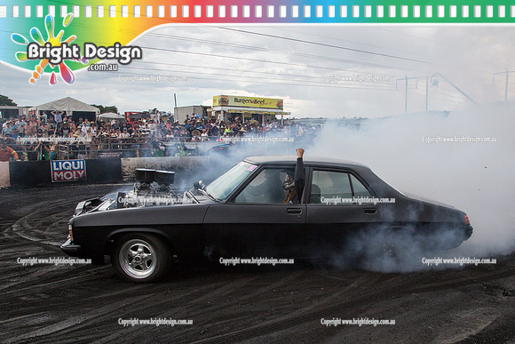 Summernats 28 Sunday 4 Jan 2015  BD  (8379)  AANGRY BURNOUT