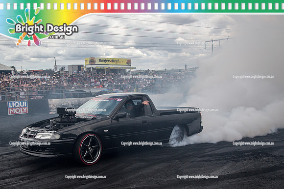 Summernats 28 Sunday 4 Jan 2015  BD  (7767)  GHETTO BURNOUT