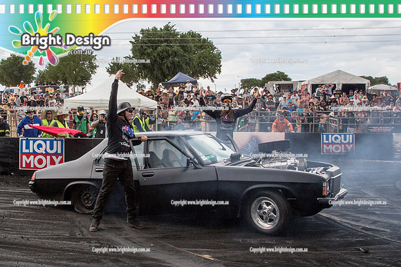 Summernats 28 Sunday 4 Jan 2015  BD  (8380)  AANGRY BURNOUT