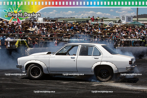 Summernats 28 Saturday 3 Jan 2015  BD (4656)  ZZY670 BURNOUT