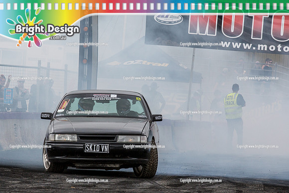 Motorfest @ Lardner Park  March 2015 SUNDAY  (18043)  SKINVN BURNOUT