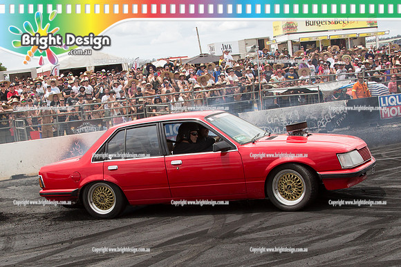 Summernats 28 Sunday 4 Jan 2015  BD  (7830)  LSWON BURNOUT