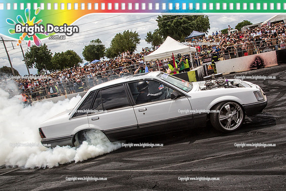 Summernats 28 Sunday 4 Jan 2015  BD  (7854)  CEMBLO BURNOUT