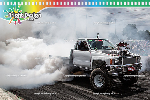 Summernats 28 Sunday 4 Jan 2015  BD  (7987)  BLWNLUX BURNOUT