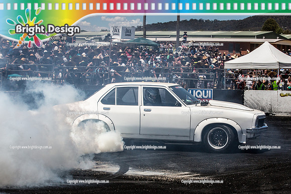 Summernats 28 Saturday 3 Jan 2015  BD (4665)  ZZY670 BURNOUT