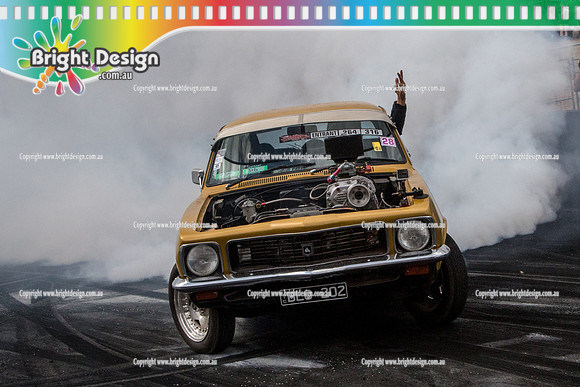 Summernats 28 Sunday 4 Jan 2015  BD  (8236)  BLO202 BURNOUT