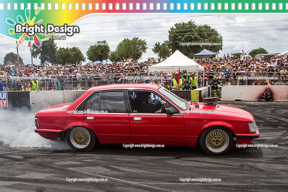 Summernats 28 Sunday 4 Jan 2015  BD  (7817)  LSWON BURNOUT